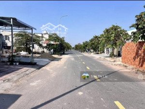 chủ gửi dãy trọ đường 33 vsip 2 tân bình dt300m2 vòng xoay dân chủ 5phut shr full thổ thuê 10tr/th