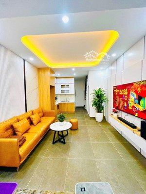 nhà đẹp!phố lê duẩn, ngõ nông, 20m ra ô tô,trước nhà thoáng sáng, nhà mới ở ngay 44m2*5t.