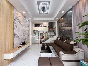 nhà cực đẹp góc 2mt hxh, 40m2, 3 lầu, chỉ 8,9 tỷ, p 25 bình thạnh , tặng nội thất xịn xò..