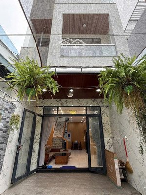 cực hiếm! bán nhà hải châu, 90m2 x 3t, gara ô tô, phân lô vỉa hè, full nội thất ở ngay