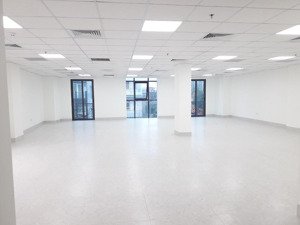 cho thuê văn phòng tại kim mã, 70m2 mặt ngoài thông sàn, mặt tiền