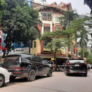 vị trí đắc địa đẹp nhất phố trung kính, lô góc 2 mặt tiền kinh doanh sầm uất thông phố, hơn 400tr/m