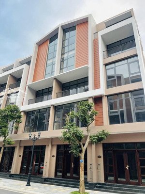 bán liền kề ánh dương 54m2 giá 8,4 tỷ cam kết rẻ vô địch vinhomes ocean park 3