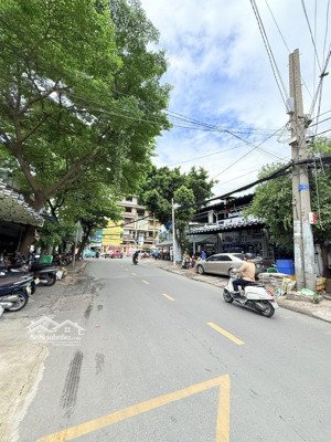 bán nhà nát mặt tiền khuông việt 135m2. ngang 5.6m dài 24m. giá 16 tỷ nhỉnh