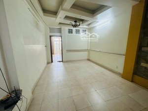 cho thuê nhà đôi mặt tiền cao lỗ, p4, q8 gần ngã tư tạ quang bửu & parcmall. 8x21m. giá 99tr/tháng