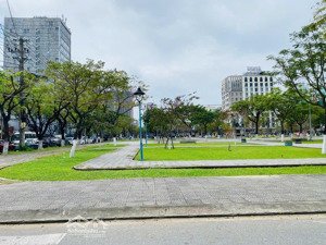 bán toà nhà 4,5 tầng kẹp cống đường lê thước, sát công viên hồ nghinh và biển mỹ khê