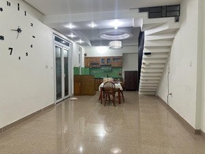 nhà mới rộng 6*16m 2lầu st 4pn 5wc hxh 1/ quang trung có nội thất