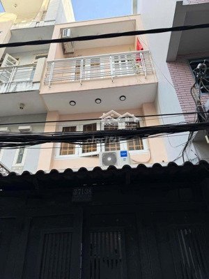 nhà 3 tầng đẹp full nt cao cấp hướng đông nam shr thành thái q10 6.67 tỷ. lh 