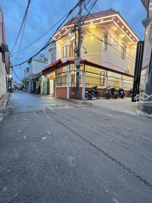 nhà phố căn góc quá đẹp 99m2 hẽm xe hơi đậu thoải mái ngày đêm. đường ta16, phường thới an, quận 12