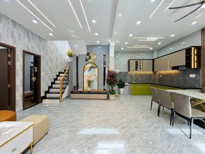 căn nhà diện tích khủng 11 x 8 trệt lầu 4pn ngay trung tâm đường quang trung - p.10 gò vấ