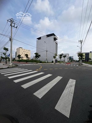 bán đất đường lê quảng chí gần nguyễn phước lan rộng 10m5, đã có sổ từng lô, giá cđt