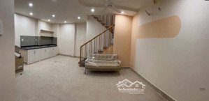 bán nhanh nhà lâm văn bền, diện tích lớn 104.62m2 4pn 4wc giá 6,3 tỷ có thương lượng, lh 