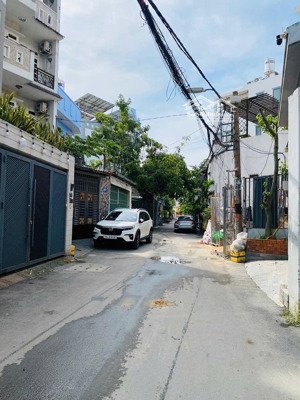 ô tô ngủ trong nhà - ngang lớn hơn 5m - công nhận 71m2 - 3 tầng mái btct - ngay chợ thạch đà