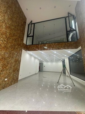 cho thuê tòa nhà 105m*7 tầng, thang máy, mt 6m,mặt phố nguyễn văn cừ,long biên,giá 60 triệu (có tl)