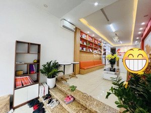vip hoàng cầu! mới cứng thang máy, 2 thoáng, thông tứ tung, văn phòng, kinh doanh. 80m*7t
