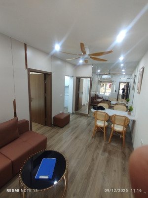 cực đẹp - tập thể tầng 3 - trung tâm quận đống đa - thoáng sáng sạch sẽ - có sân để xe rộng