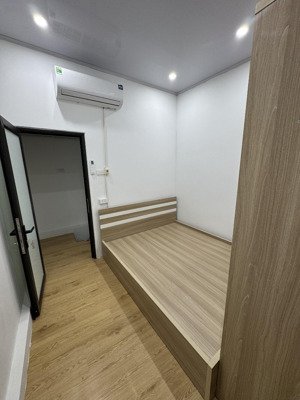 chính chủ bán nhà 15m2 - 3,5 tầng ngõ chợ khâm thiên