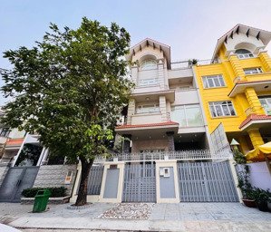 cho thuê biệt thự him lam, q7 hầm 4 lầu, có thang máy 7 pn, thuê 80 triệu/ thương lượng