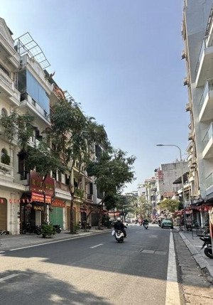 bán nhà mặt phố sơn tây vip, tt đống đa, vỉa hè ôtô dừng đỗ ngày đêm, 2thoáng trước sau, sổ vuông