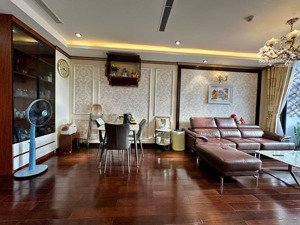 cho thuê căn góc 3pn cao cấp- hc golden hồng tiến- 87m2 . nội thất đầy đủ.