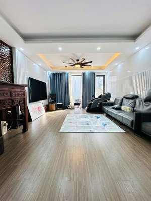 bán nhà phú thượng -tây hồ- ô tô vào nhà - ngay ciputra - 47m x 6 tầng - thang máy - giá 12 tỷ hơn