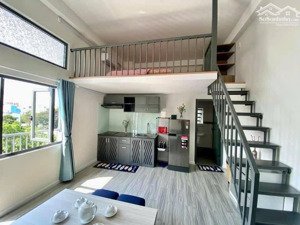 cho thuê duplex full nội thất, gác cao nằm ngay ngã 4 hàng xanh gần đh hutech, gtvt, uef, vlu ..