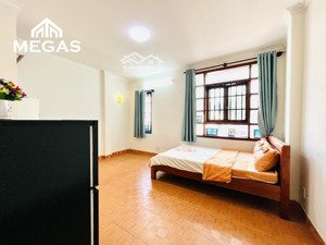 phòng studio - full nội thất - ban công - ngay tô ký - cvpm quang trung - cao đẳng fpt