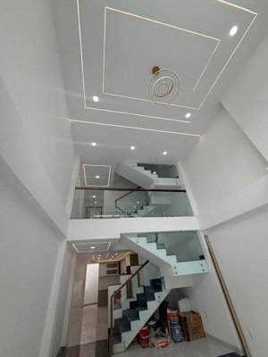 nhà mới xây 100% xe tải lưu thông đường 6m lý chiêu hoàng 4x17,5m 5 tầng 5pn 6wc