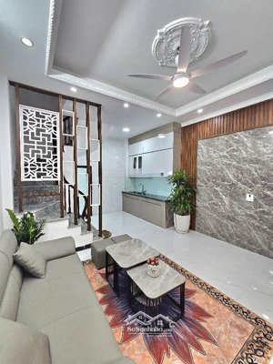 bán nhà bát khối, long biên, 5 tầng gần aeon mall, cầu vĩnh tuy - nhỉnh 6 tỷ