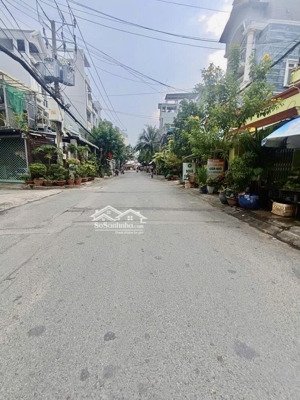 cực hiếm - nhà sân vườn lê quang định 90.5m2 đất - 2 tầng - hẻm xe tăng 8m-sát mặt tiền chỉ 93tr/m2