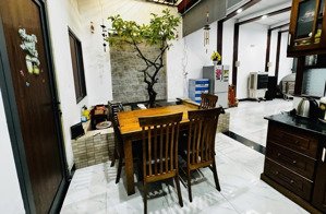 bán nhà 2,5 tầng mt dũng sĩ thanh khê, dt 100m, ngang 5m, ngay phùng hưng sát biển nguyễn tất thành