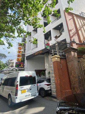 mặt tiền lê duy nhuận-khu k300, dt: 8,5x13m trệt 4 lầu giá 21 tỷ