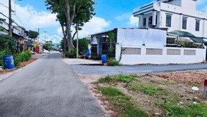 lô góc 2mt cách kcn phước đông chỉ 200m(dt lô góc7x24m thổ cư 79.6m)giá 580tr.lh xem đất