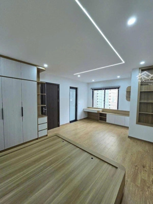 cho thuê gấp nhà hoàng hoa thám, dt 35m2 x4 tầng , đồ cơ bản , giá 13tr/th