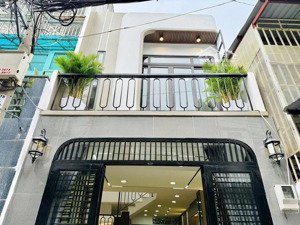 cô hương bán nhà giá 3tỷ250tr dt 41,7m2 đường tl29 phường thạnh lộc quận 12