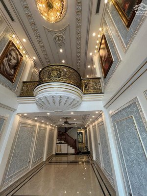 độc bản! châu âu giữa phố lương khánh thiện, ôtô tránh, 2 thoáng vv, 7t thang máy, kddt 700 triệu/n