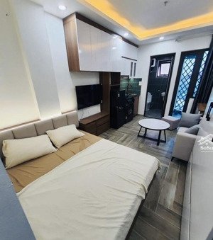 bán tòa 7 tầng thang máy trung tâm cầu giấy diện tích: 54m | gồm 5 căn hộ khép kín | ngõ thông