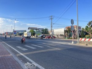 giảm 15otr bán gấp nền kdc, đường nhựa 6m - sát vách tt bến lức - sổ sẵn, công chứng ngay