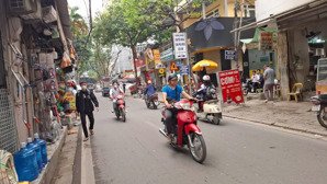 nhà mặt phố, vỉa hè rộng-kinh doanh ngày đêm, ô tô vào nhà, giao thông thuận tiện tiện ích bạt ngàn