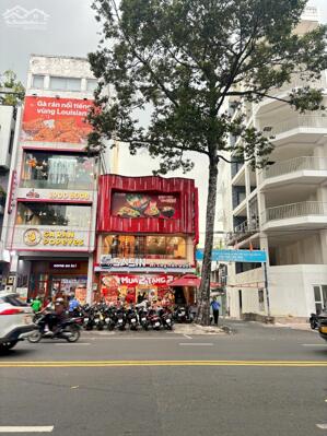 Siêu hiếm căn góc 2MT An Dương Vương P4 Q5 DT 7x21m 2 tầng giá 110 tỷ đang cho thuê 135 triệu / tháng