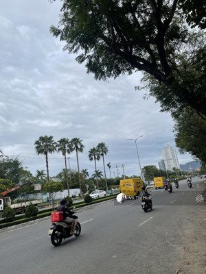 chính chủ gửi nhà mt nguyễn tất thành đối diện khu phứt hợp ngay dg 3/2