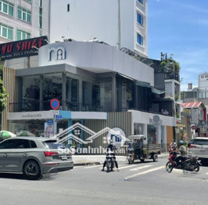 vị trí đẹp mặt tiền hai bà trưng gần công viên lê văn tám quận 3