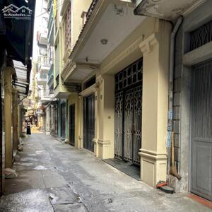 Nhà phân lô gần LÒ ĐÚC, phố Nguyễn Cao, nhà đẹp vừa ở vừa kinh doanh tạp hoá, spa... phố Cổ Hai Bà nhỉnh 300tr/m2.