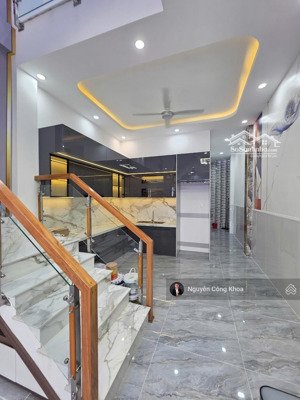 bán nhà 1 trệt 1 lầu có phòng ngủ dưới, đủ nội thất, gần chợ phú phong 300m, p.bình chuẩn, thuận an