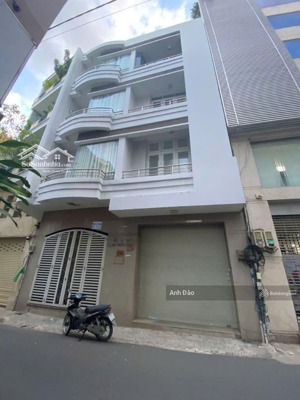 nhà mới xây ngay mặt tiền gần huỳnh văn bánh quận phú nhuận - dt: 15x 15m