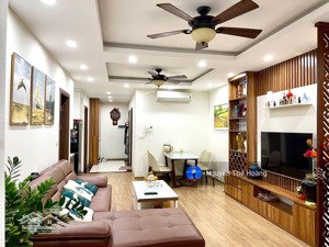 gia đình cần bán căn 3n, 90m2 tòa legend. tầng trung bc đông nam mát mẻ, full nội thất đẹp, sổ đỏ