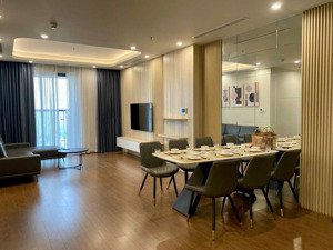bán căn 2 ngủ, full đồ,dt 86m giá 8.3 tỷ tại golden palace mễ trì