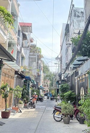 bán nhà hẻm xe tải thông khuvip trường sa lê văn sỹ 4 tầng giáp q1