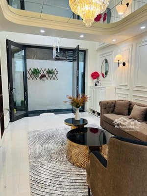 nguyễn xiển - 6 tầng thang máy - lô góc 39m2 x mặt tiền 4 m. giá 13,5 tỷ. cách ô tô 2m.