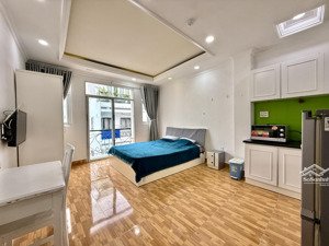 cho thuê căn hộ studio bancol, full nội thất, thang máy, rộng 30m2, gần toà nhà viettell q10